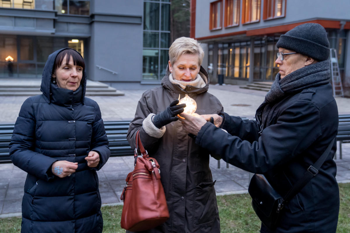 Ziemassvetki Dubultu Kulturas kvartals Egles iedegsana-4