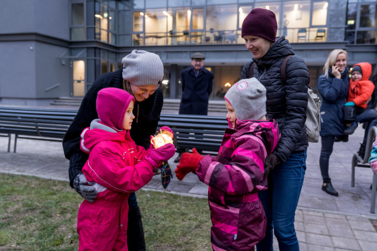 Ziemassvetki Dubultu Kulturas kvartals Egles iedegsana-7