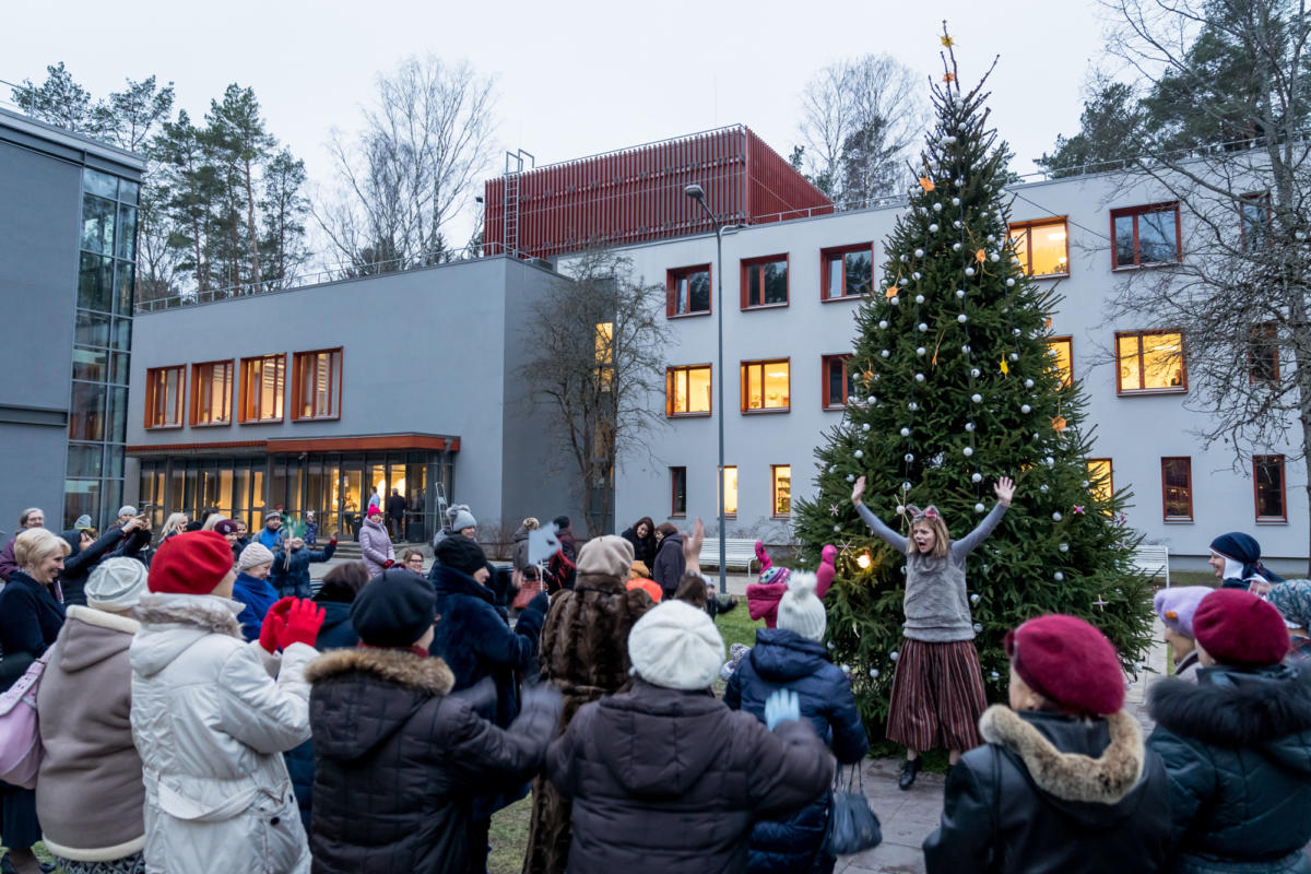 Ziemassvetki Dubultu Kulturas kvartals Egles iedegsana-9