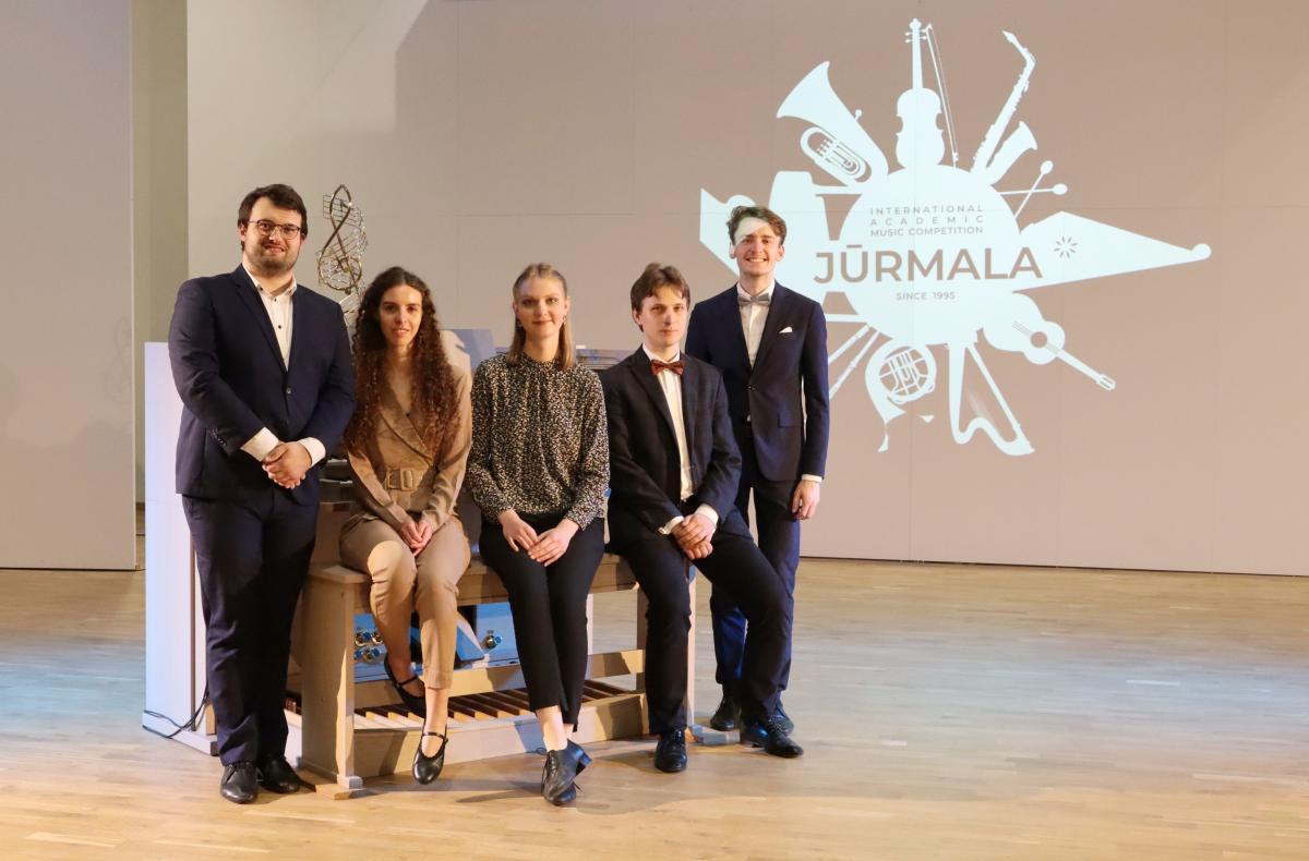 D grupas dalibniekie un laureati
