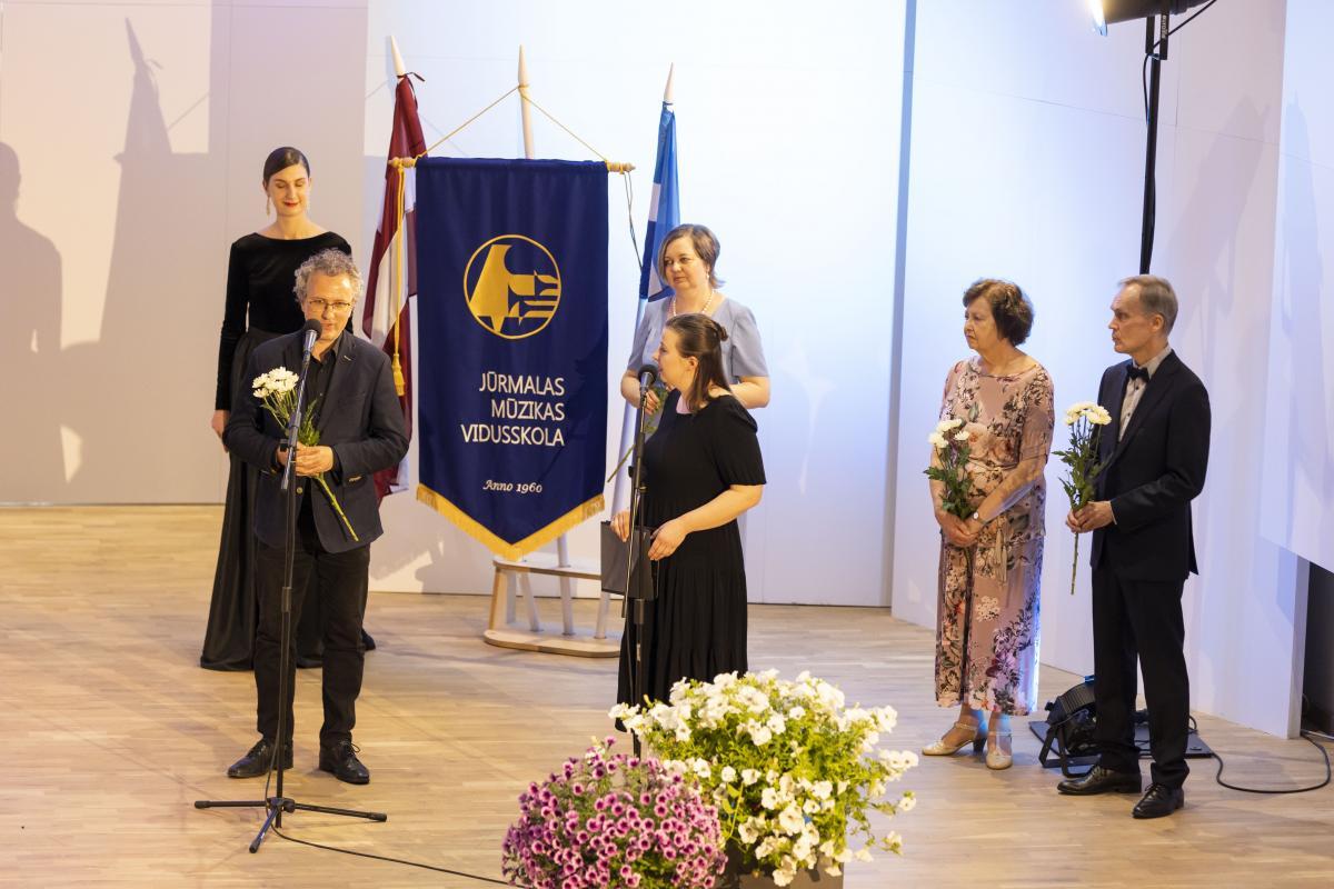 Muzikas-konkursa-Jurmala-2022-atklasana Artis-Veigurs