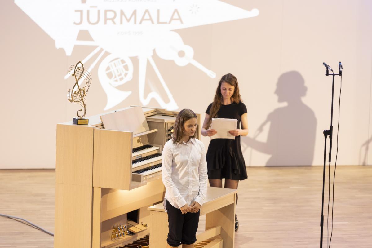 Muzikas-konkursa-Jurmala-2022-atklasana Artis-Veigurs 20