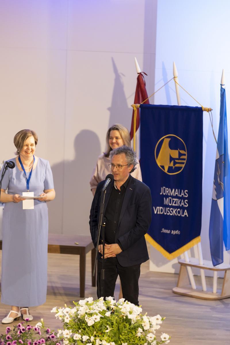 Muzikas-konkursa-Jurmala-2022-atklasana Artis-Veigurs 24