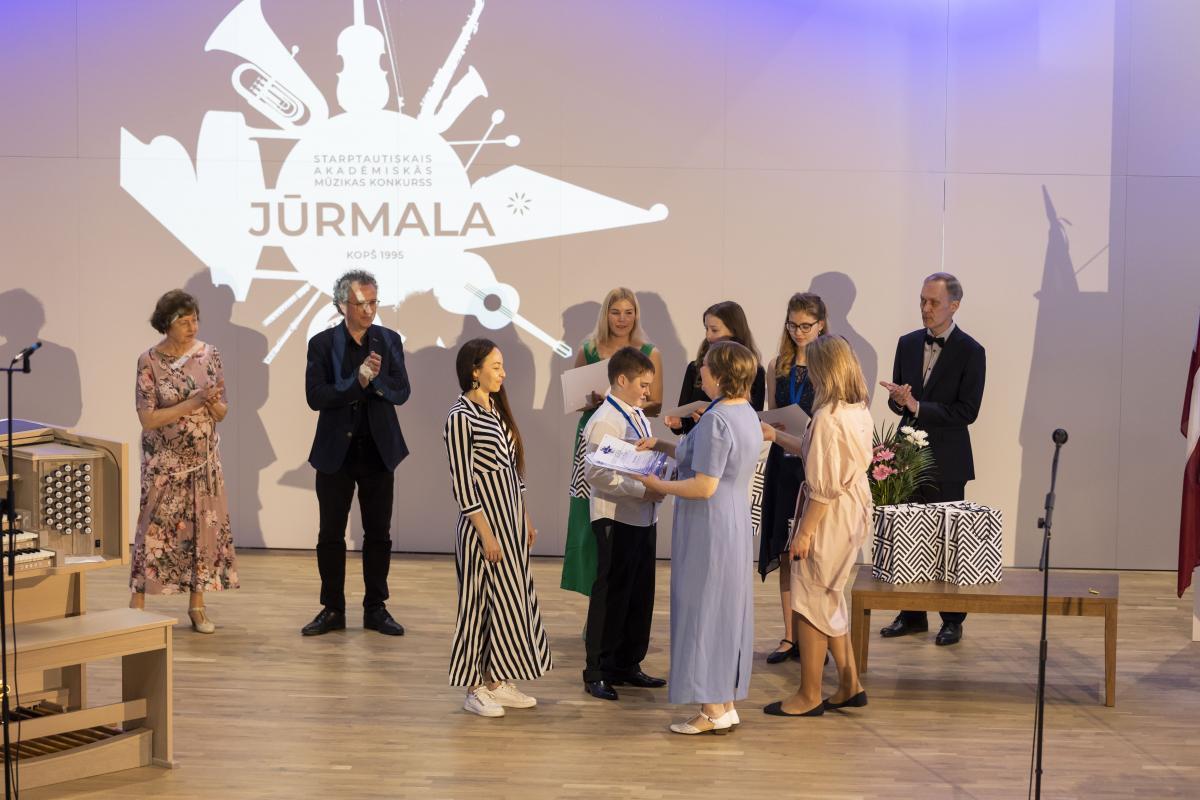 Muzikas-konkursa-Jurmala-2022-atklasana Artis-Veigurs 25