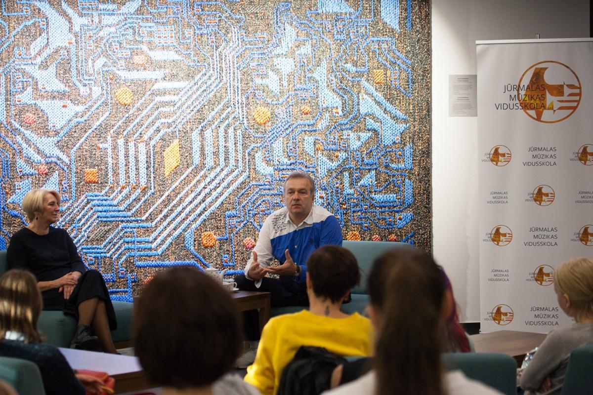 Radošās dienas skolēnu brīvlaikā 2019: "Tēja ar slaveno vijolnieku Raimondu Ozolu"