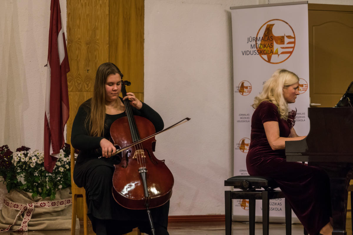 Muzikas-skolas-koncerts-Sai-zeme-man-visa-pasaule-38