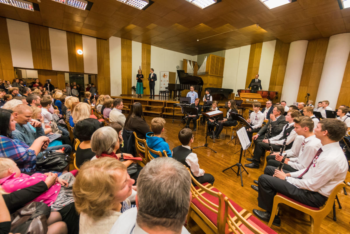 Muzikas-skolas-koncerts-Sai-zeme-man-visa-pasaule-44